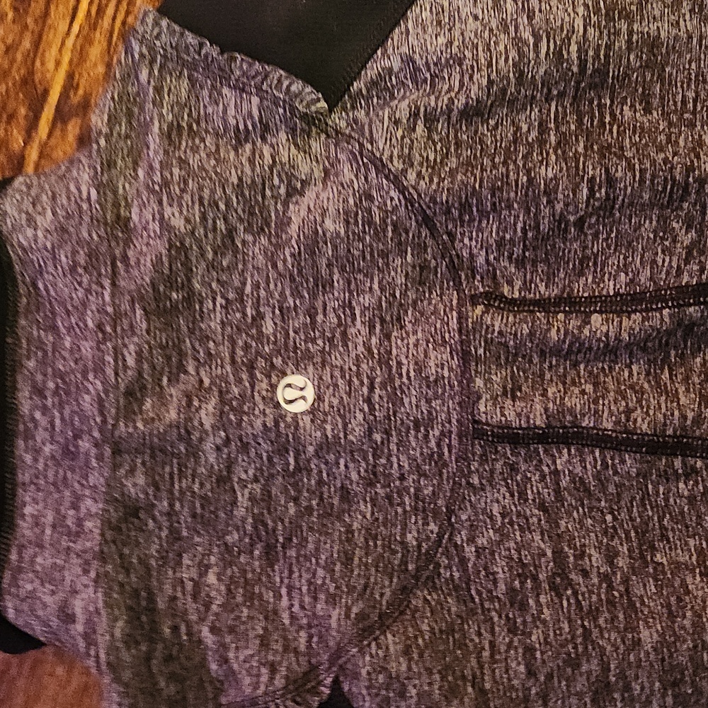 Lululemon Run: Your Heart Out Pullover size 6 - Picture 4 of 5
